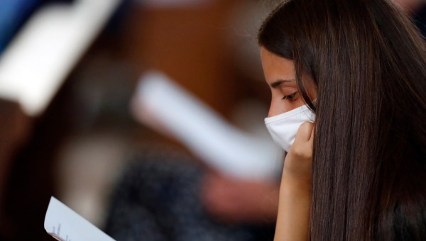 Restrições à Missa durante a pandemia de covid-19