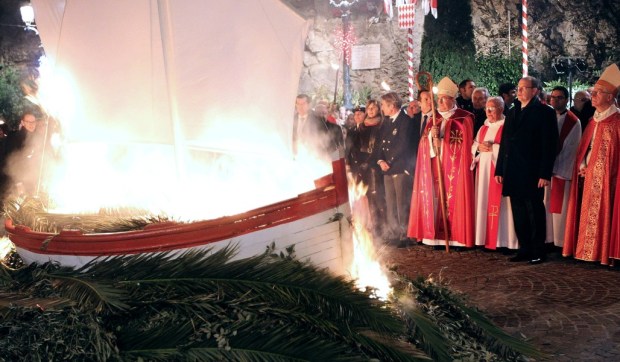 Corner Hero Image - Mônaco, laboratório de piedade popular