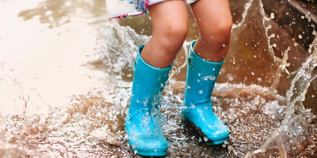 JUMP PUDDLE GIRL