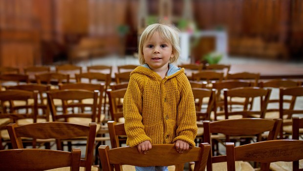 Criança na Igreja