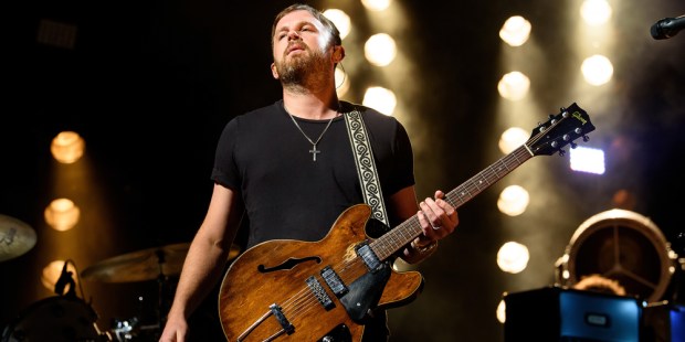 KINGS OF LEON SHOW