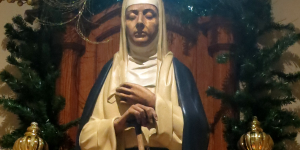 Cega, deformada e santa: jovem de 700 anos atrás é canonizada pelo Papa