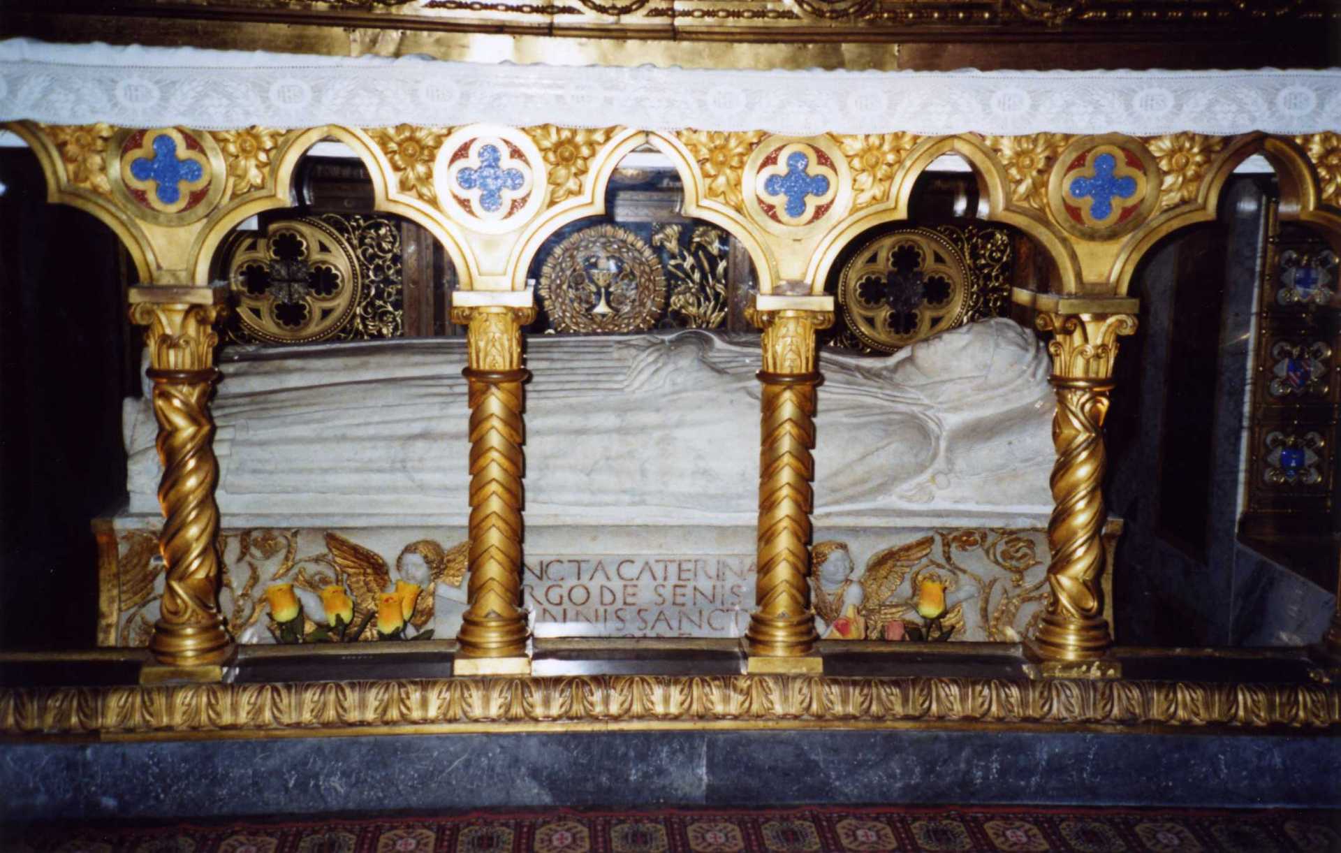 WEB3-10Tomba_Santa_Caterina_da_Siena_-_Roma.jpg