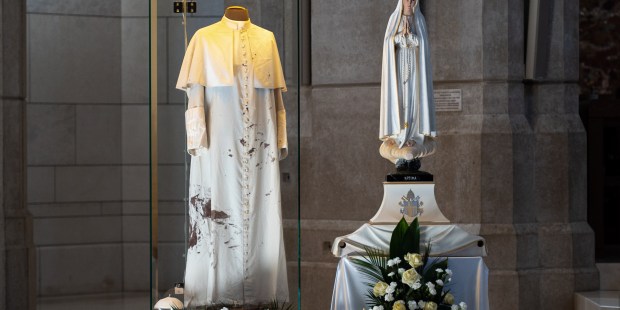 Soutane de Jean Paul II/attentat