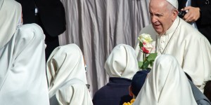 Papa Francisco explica quais são os piores inimigos da oração