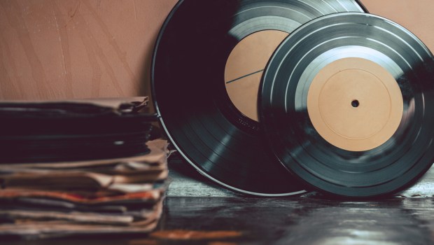 MUSIC; VINIL