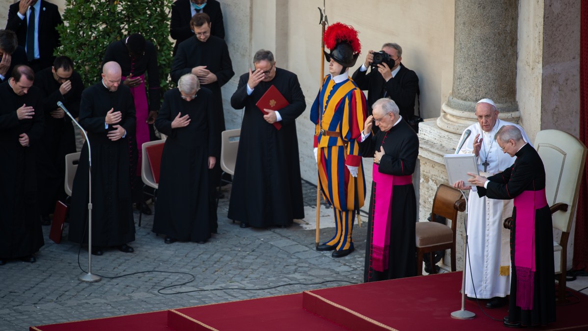 WEB2-AMPAJ3021-POPE-FRANCIS-AUDIENCE-JUNE-30-2021-Antoine-Mekary-ALETEIA-AM_6533.jpg