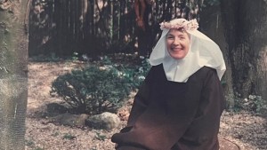 Irmã Ann Russell Miller, freira viúva e mãe de dez filhos