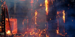 Incêndios suspeitos em igrejas no oeste do Canadá