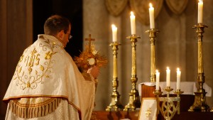 WEB2-MESSE-LATIN-GODONG-FR246409A.jpg