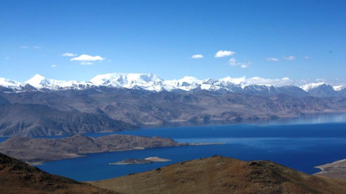 Lago-Karakul-no-Tajiquistao.jpg