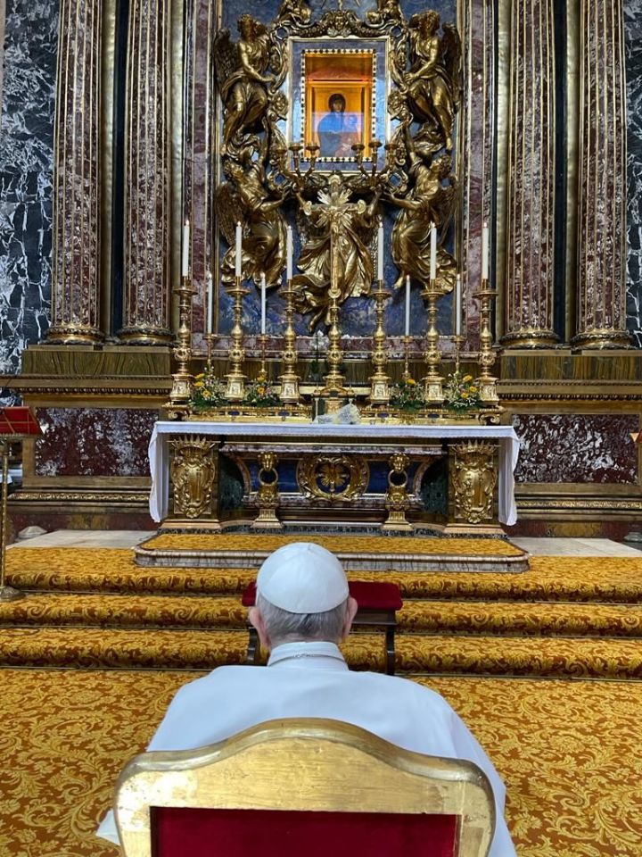 Depois da alta, Papa agradece carinho e pede orações por doentes