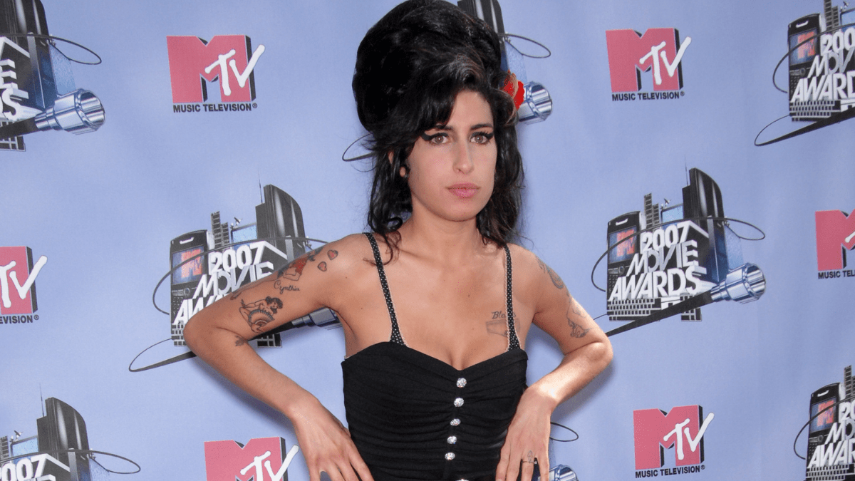 AMY WINEHOUSE