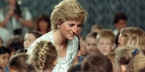 Padre que acompanhou a princesa Diana testemunha graça obtida na noite em que ela morreu