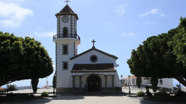 Lava derruba igreja de São Pio X em Todoque, La Palma