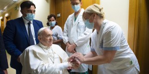A homenagem e gratidão do Papa Francisco no dia das enfermeiras e dos enfermeiros