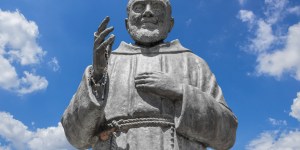 O milagre de Padre Pio como resposta a uma carta de João Paulo II