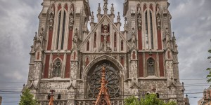 90 anos após ser tomada pelos comunistas, catedral de Kiev é devolvida à Igreja Católica