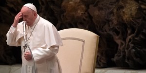 Oração do Papa Francisco a São José pelos que se sentem sozinhos e marginalizados
