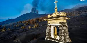 Monumento de Nossa Senhora de Fátima sobrevive ao vulcão Cumbre Vieja