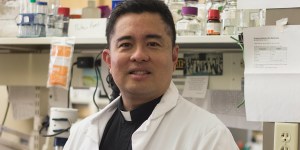 Presidente das Filipinas sugere padre cientista como ministro da Saúde