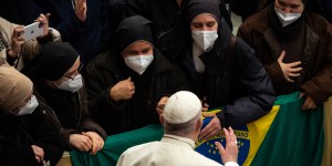 Papa: Jesus está pronto para nos reerguer