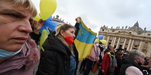 Preocupado com a guerra na Ucrânia, Papa vai pessoalmente à embaixada da Rússia