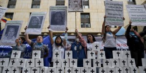 Aborto na Colômbia até 24 semanas: militantes celebram; Igreja denuncia