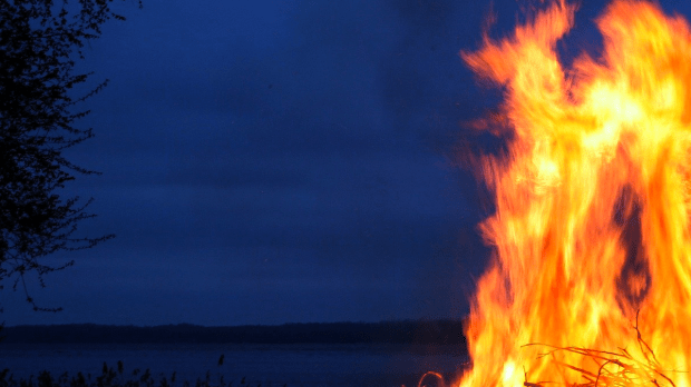 a cabana do náufrago pegou fogo