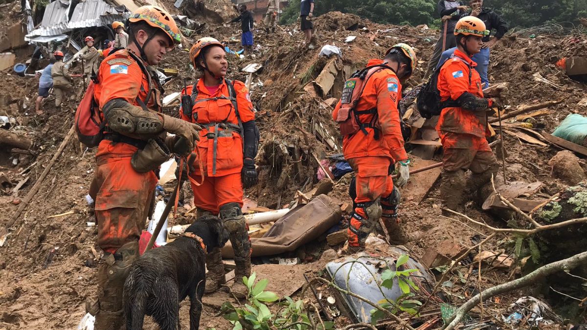 Tragédia em Petrópolis após temporal em 15 de fevereiro de 2022