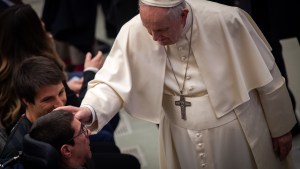 POPE-FRANCIS-AUDIENCE-Antoine-Mekary-ALETEIA