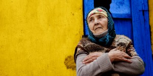 Ucraniana de 104 anos foge da guerra