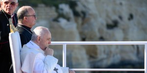 Não devemos “adocicar” o problema da crise de fé, diz Papa