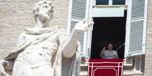Papa Francisco: o cristão é filho da escuta da Palavra de Deus