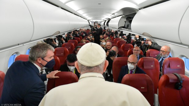 Viagem do Papa Francisco à Ucrânia? Ele responde sobre possibilidade durante voo de volta de Malta