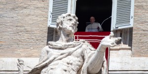 Papa pede a cada católico: um terço por dia durante maio pela paz na Ucrânia