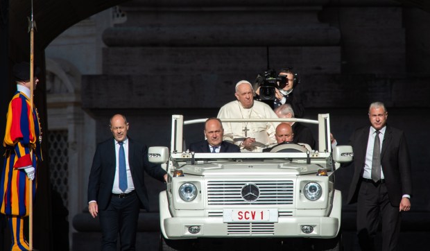 Corner Hero Image - O último desejo do Papa Francisco: Papamóvel doada para as crianças de Gaza