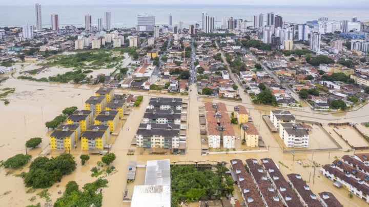 Recife inundado