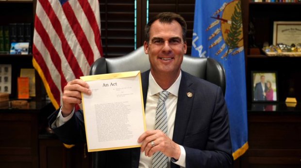 Lei das batidas do coração aprovada pelo governador Kevin Stitt, de Oklahoma