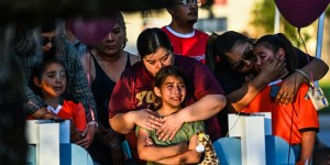 Resenha de Imprensa: Um lugar de consolação após o tiroteio no Texas