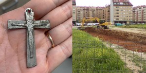 Trabalhador encontra crucifixo justamente quando um sinal de Deus era necessário