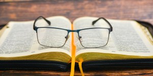 Os 4 passos para uma boa leitura da Bíblia