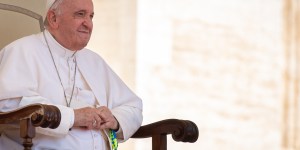 Papa Francisco: a velhice tem a beleza ímpar de “caminharmos para o Eterno”