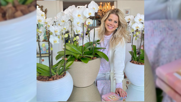 Karina Bacchi é uma das artistas brasileiras que posaram nuas, se arrependeram e se converteram