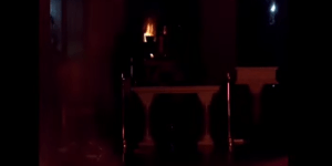 Estados Unidos: militância abortista profana sacrário e incendeia igreja
