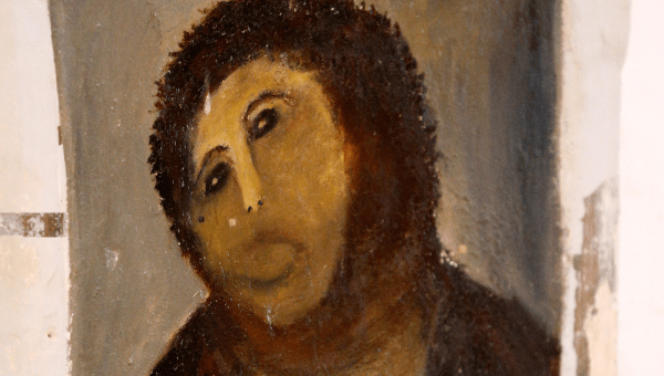 Versão alterada de "Ecce Homo" do pintor do século 19 Elias Garcia Martinez, na Igreja Borja, em Zaragoza, em 28 de agosto de 2012.