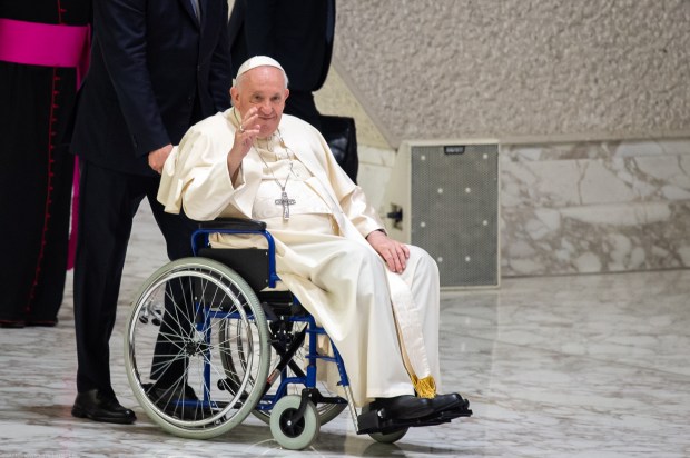 Pope-Francis-General-Audience-August-31-2022-Paul-VI-Hall-Antoine-Mekary-ALETEIA-wheelchair