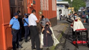 Ditadura da Nicarágua detém bispo de Matagalpa, que é um dos mais de 100 religiosos católicos sequestrados, presos ou mortos em 2022. Em seu caso, o bispo permanece em prisão domiciliar, perseguido pelo regime.