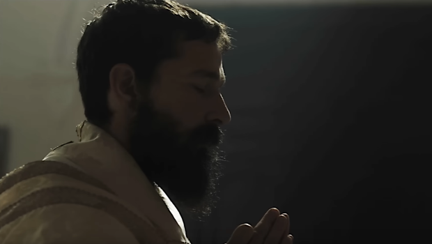 kadr z filmu o ojcu Pio
