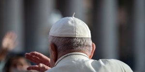 Direto do Vaticano: Papa pronuncia-se contra desperdício alimentar